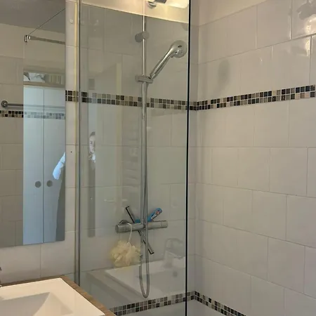 2 Pieces Pour 4 Avec Piscine, Parking Et Climatisation - Fr-1-504-682 Apartment *