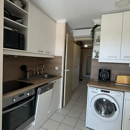 2 Pieces Pour 4 Avec Piscine, Parking Et Climatisation - Fr-1-504-682 דירה